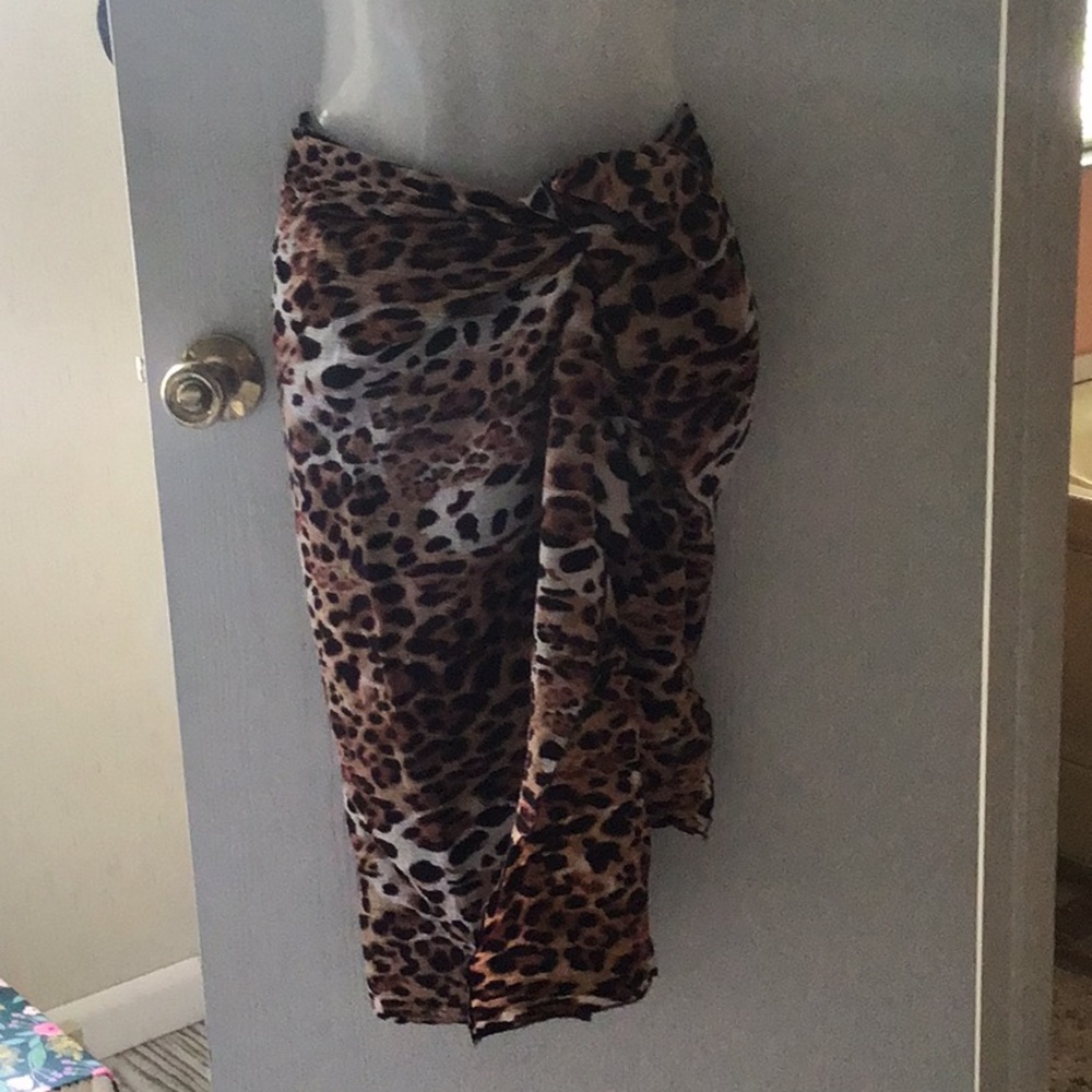 Newport News Sarong  leopard print 31x48 size 8 10 or 12 🦉🦥